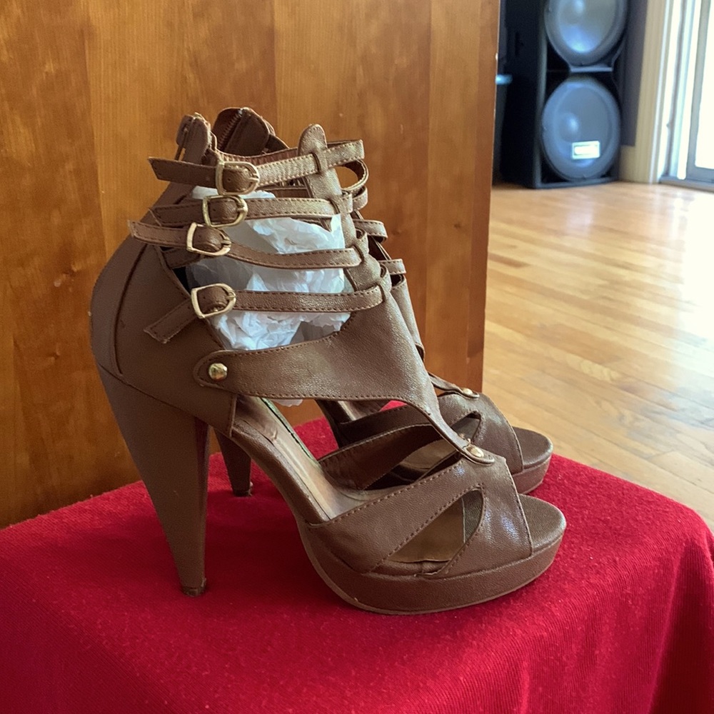 Charlotte Russe cognac in color